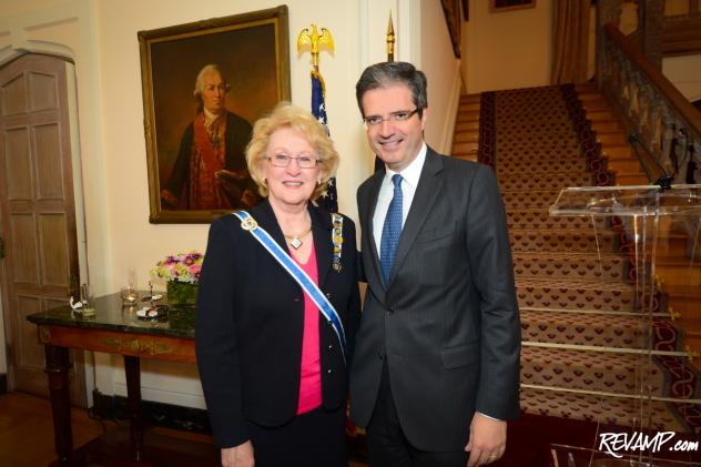 DAR DC State Regent Julia Rogers and French Ambassador François Delattre.